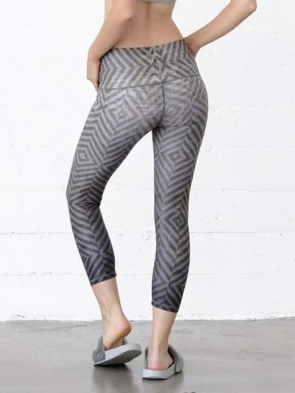 New Niyama Sol High Waisted Beachcomber Mystic Leggings Geometric Cropped NWT XL
